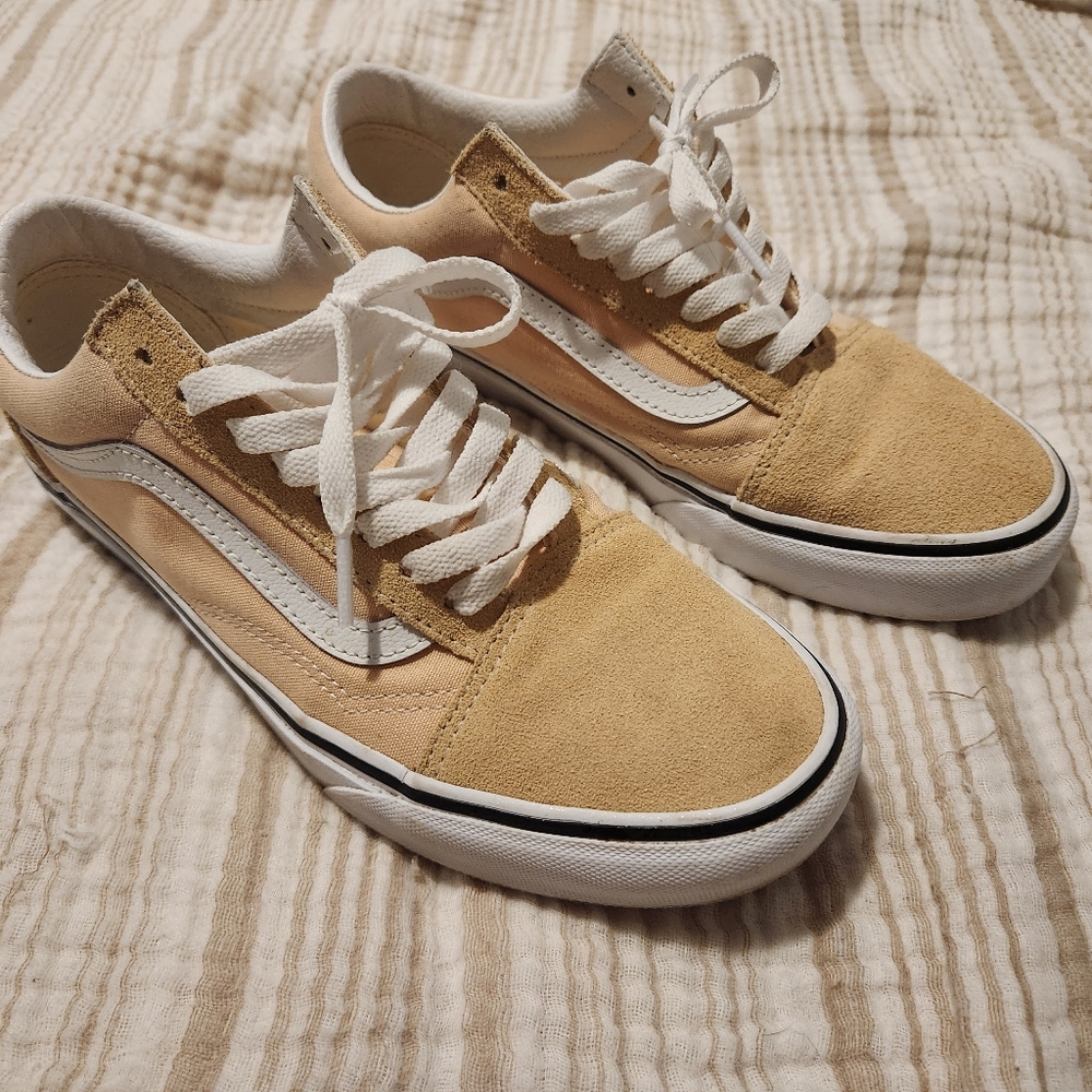 Vans Yellow Low Top Suede Sneakers Womens 9 Mens 7.5